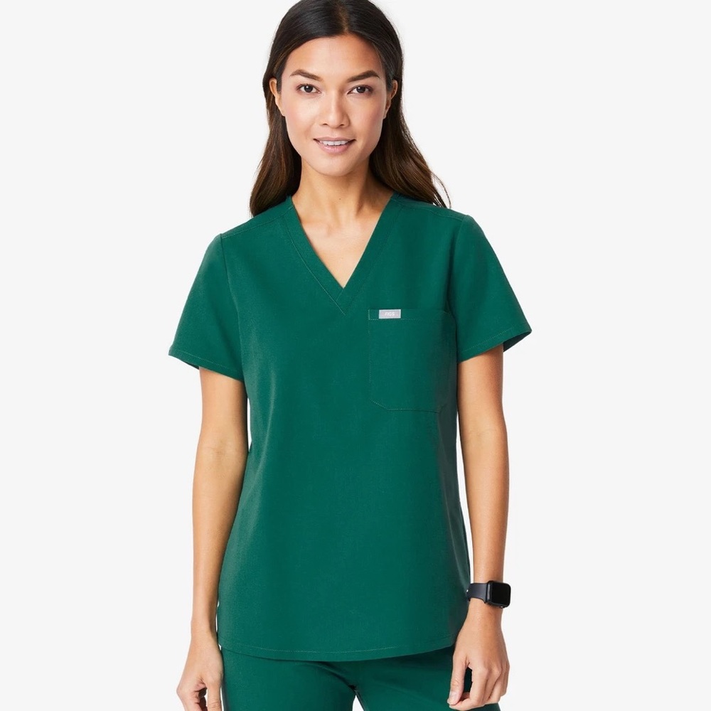 Women's Hunter Green Catarina - One-Pocket Scrub Top FIGS